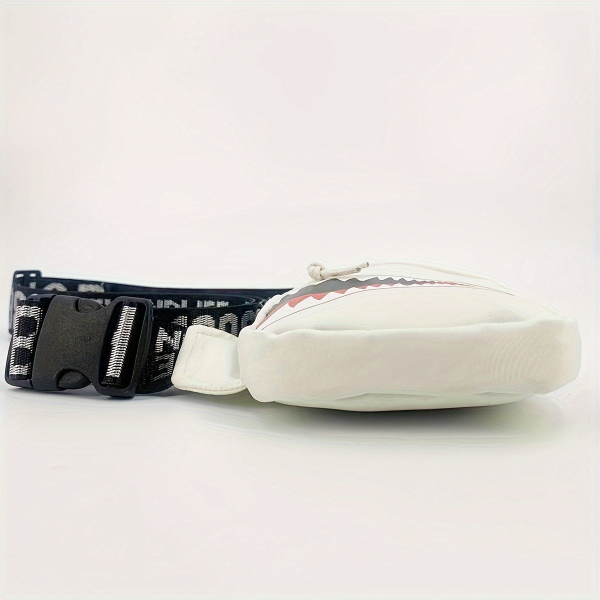 Shark Print Nylon Chest Bag - Stylish & Durable Crossbody Sling for Unisex, Adjustable One-Shoulder Fanny Pack Ideal for Sports, Travel & Outdoor Adventures